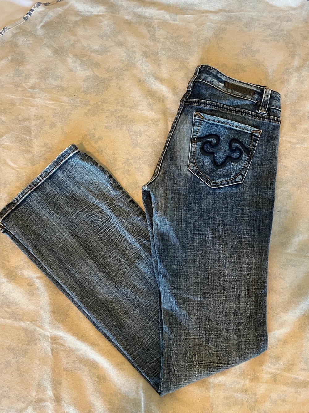 Rerock for Express low rise boot cut 6 long.